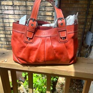 Coach Large vintage pumpkin orange soho. Pleated leather shoulder bag